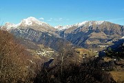 29 Vista sulla conca di Oltre il Colle, in Arera e Grem